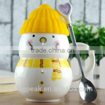 Best Selling 330ml Snowman customed ceramic coffee mug/Promotion Christmas gift coffee travel mug with spoon and silicone lid