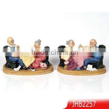 Hot sale polyresin decorative old couple statues