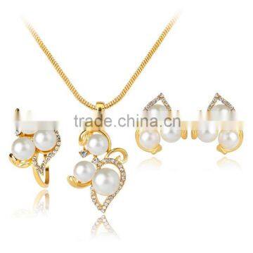 Trendy Butterfly Gold Plated Shining Rhinestone Imitation Pearl Rhombic Ring Necklace Earring Set for Women Jewelry Set