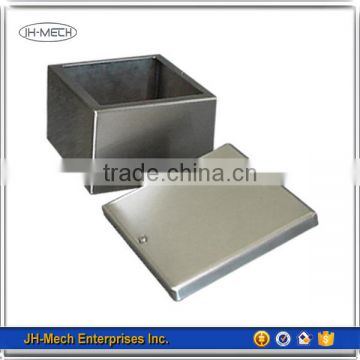 Stainless steel junction box wIth bolt on lid