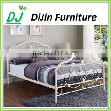 Latest designs cheap metal bed in beds