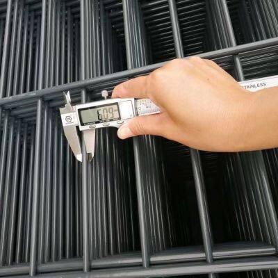 Galvanized Double Wire Mesh Fence Heavy Duty 2D Security Fence Long Service Life Fencing for Farm and Factory photo-4