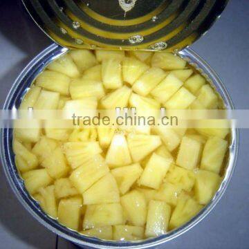 Canned Pineapple Pieces in Heavy Syrup