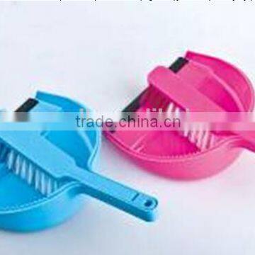 printed mini dustpan and broom set