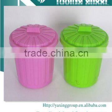 mini plastic trash can