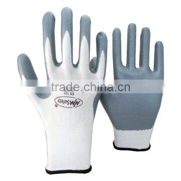 NMSAFETY EN 388 13 gauge white nylon liner grey nitrile glove/good grip glove strong abrasion performance