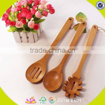 2017 wholesale cheap household wooden flatware W02B017