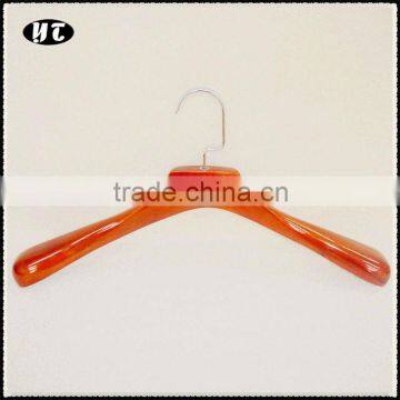 LP-40 red wooden hanger metal hanger