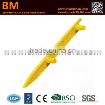 898744,Escalator Comb Finger End Yellow LH