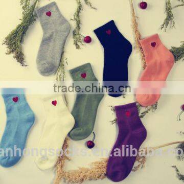 Simple design heart pattern women socks terry socks wholesale zhuji manufacturer