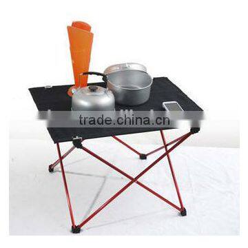 LIGHT OUTDOOR PICNIC TABLE