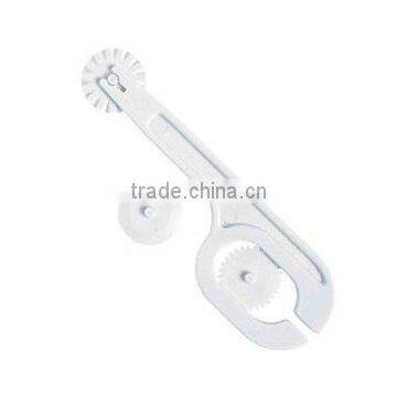 new products 2016 Plastic fondant cutter mini plastic retractable cutter