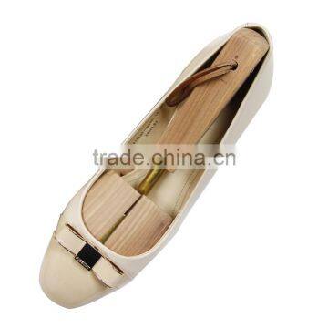 Adjustable Type Wooden Material Cedar Wood With Good Scent Single Tube Shoe Tree With String in the End photo-3
