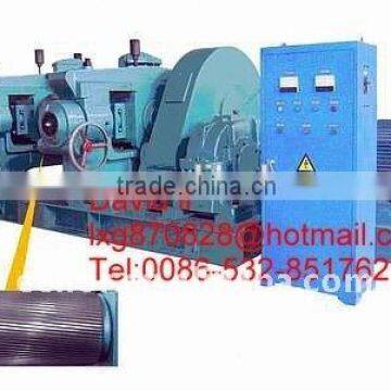 Rubber crushing machine