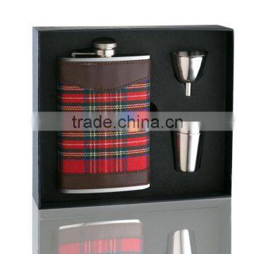 Hip flask gift set