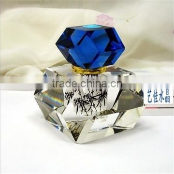 Unique style crystal perfume in diamond shaped bottles                        
                                                Quality Choice