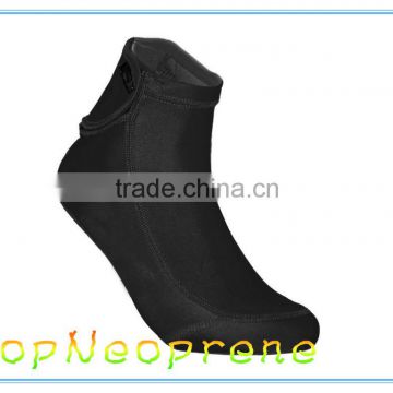 TopNeoprene China OEM factory Custom Logo Neoprene Beach Sand Socks