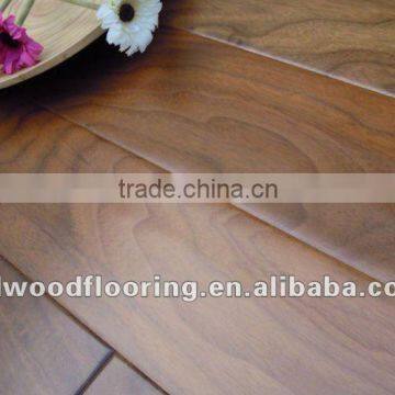 Hand-scraped natural American walnut eigneered wood flooring with UV Coating