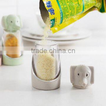 New Products 2017 Elephant Shaped Plastic Spice Bottles Wholesale Seasoning Box