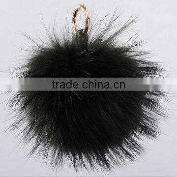 Manufacturing wholesale natural raccoon fur customized colour pom poms