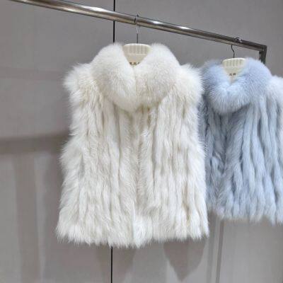 The same imported fox fur vest vest for women, short fur coat for young car strips and horse clips for winter
