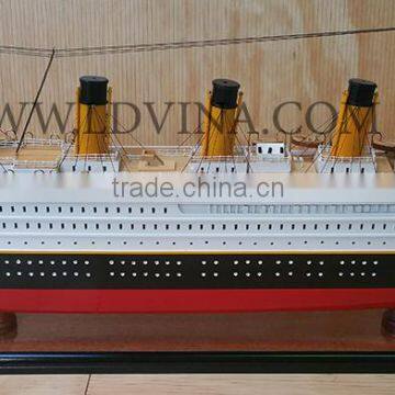 TITANIC CRUISE SHIP WOODEN MODEL