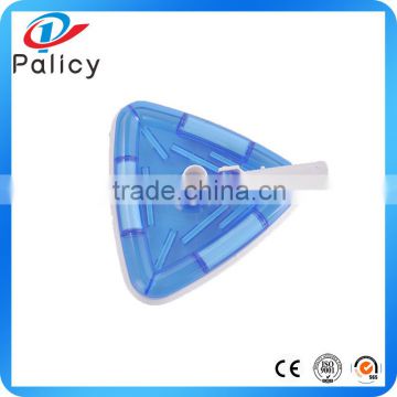 Triangular liner swimming pool accessories with swivel triangular vacuum head