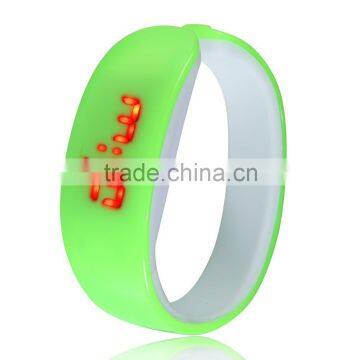 2016 Ladies Fashion Bracelet Led Digital Watch Silicone Rubber Dolphin Children Wristwatches photo-2