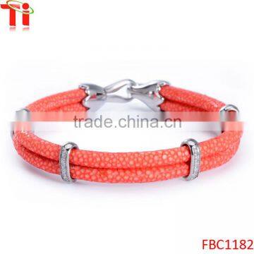 Fashion genuine stinrgay leather treaty bracelet maker on Alibaba