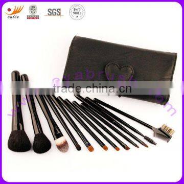 Popular OEM 12pcs Cosmetic brush set with heart-shaped pouch