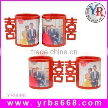 2014 promotional wedding gift porcelain couple love heart mug heart shaped color changing beer mug