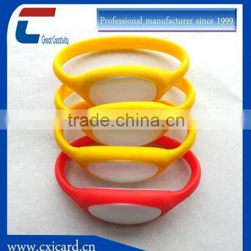 55mm dia oval end closed rfid silicone bracelet