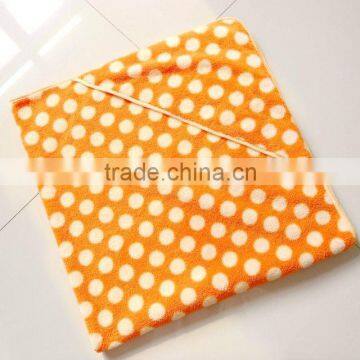 2015 China Supplier Plain Color Dot Microfiber Baby Hooded Towel photo-6