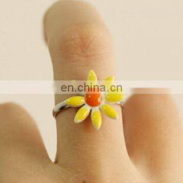 High Quality Hot Sale Daisy Rings Bridal Ceramics Engagement Ring for Women Jewelry Gift photo-2