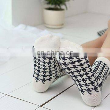 2015 Custom Fashion disposable socks for shoe Professional Factory