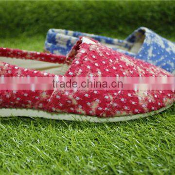 Recreational canvas shoes rubber soles