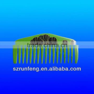 Plastic hair comb