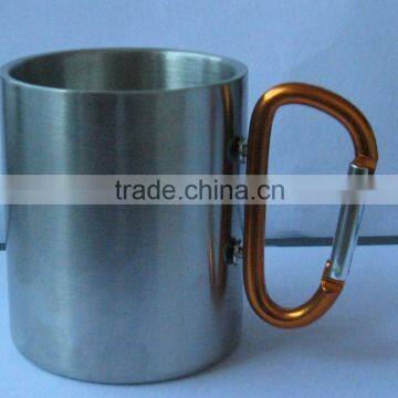 caming mug with carabiner