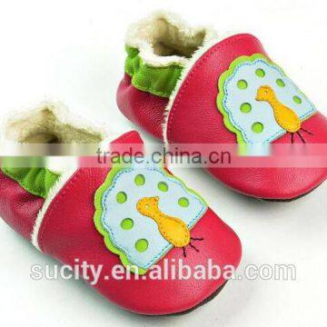 2014 newest soft sole child leather shoe with peacock pattern