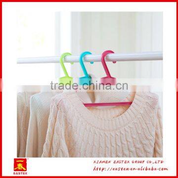 Multipurpose Plastic Anti-slip Laundry Hanger With Two Circle photo-3