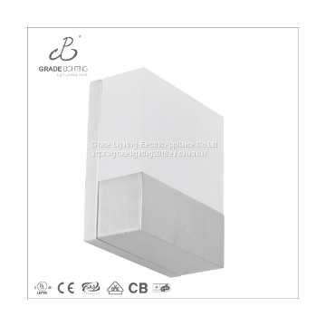 LED wall lamp in acrylic and aluminum material small wall lamp