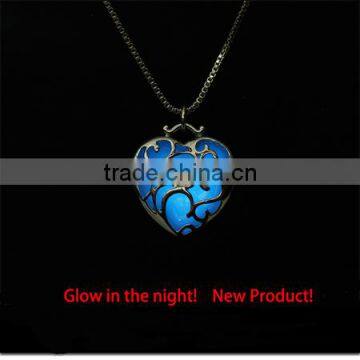 Gold supplier china glowing necklace in the dark