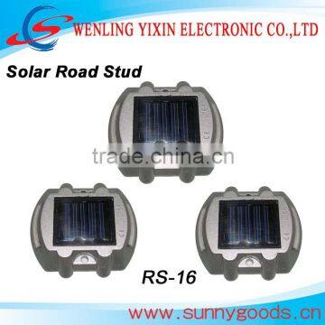 solar reflectorized road stud