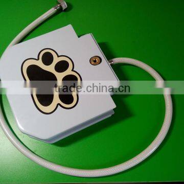 Dog Water Fountain Doggie Step and Spray Foot Pedal Paw Water Drinking Feeder