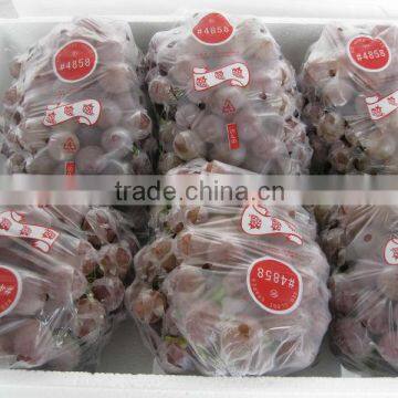 Selling red globe grapes size