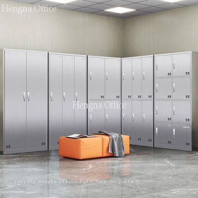 Fábrica chinesa de atacado de armários de aço inoxidável com múltiplas portas, resistentes a arranhões e desgaste, com maçanetas de alumínio para escolas e escritórios photo-1