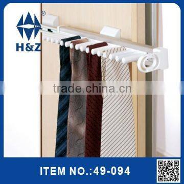 Side pull-out tie rack