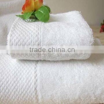 Alibaba China hotel bath towel 100% cotton yarn