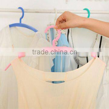 Plastic Halfmoon Curved Non-slip Coat Hanger,Hanging Hook photo-4