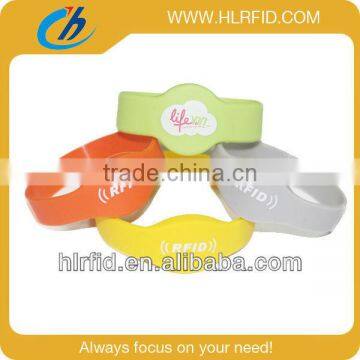 passive rfid nfc silicone wristband/bracelet/watches manufacturer supplier in China